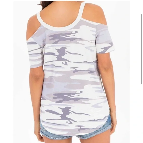 Z Supply The Camo Cold Shoulder Tee Medium - Picture 3 of 7